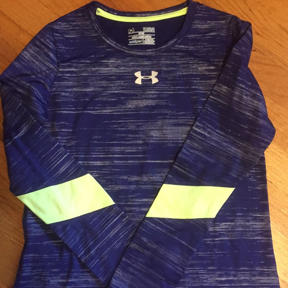 Under Armour top - Picture 2 of 5
